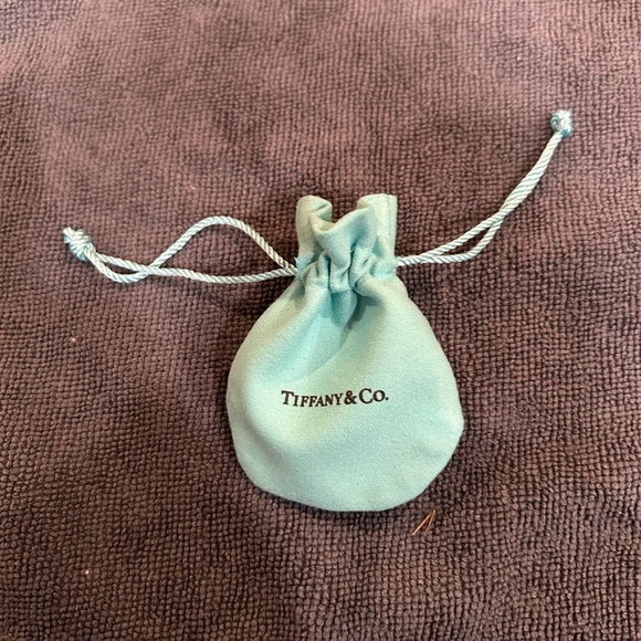 Tiffany And Company Floating Heart Necklace In sterling silver with dusty - Picture 2 of 8